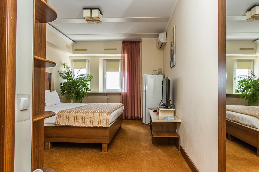 7 Sky Hotel Klinicheskaya Street كييف المظهر الخارجي الصورة