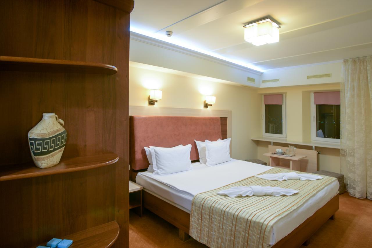 7 Sky Hotel Klinicheskaya Street كييف المظهر الخارجي الصورة
