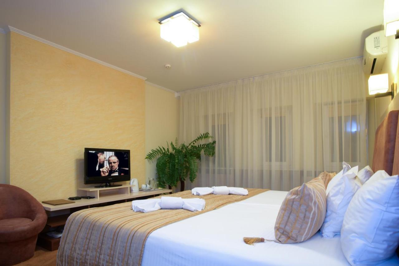 7 Sky Hotel Klinicheskaya Street كييف المظهر الخارجي الصورة