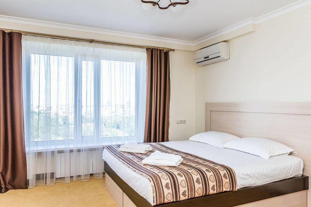 7 Sky Hotel Klinicheskaya Street كييف المظهر الخارجي الصورة
