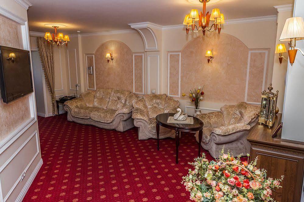 7 Sky Hotel Klinicheskaya Street كييف المظهر الخارجي الصورة