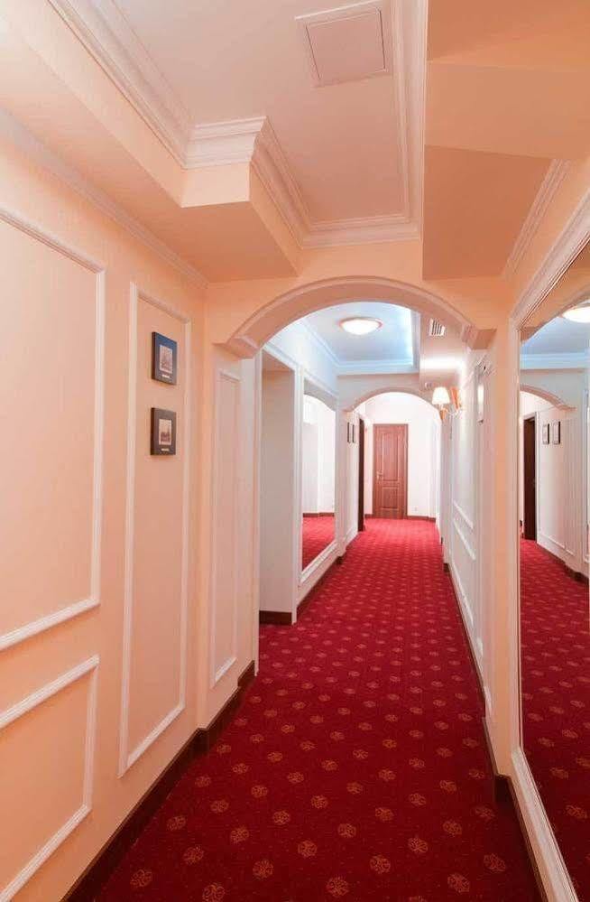 7 Sky Hotel Klinicheskaya Street كييف المظهر الخارجي الصورة