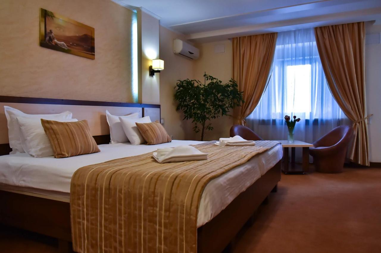 7 Sky Hotel Klinicheskaya Street كييف المظهر الخارجي الصورة