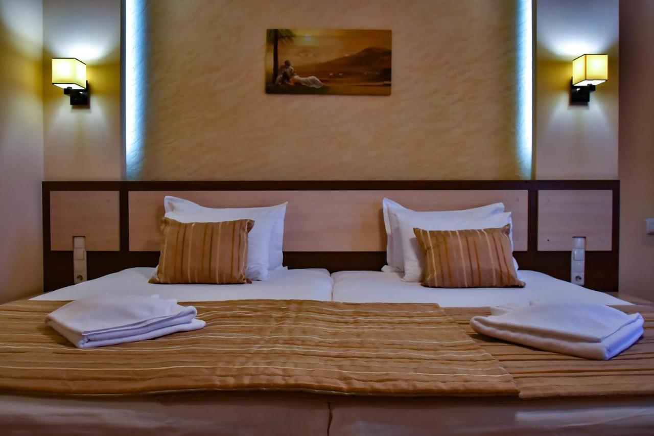 7 Sky Hotel Klinicheskaya Street كييف المظهر الخارجي الصورة